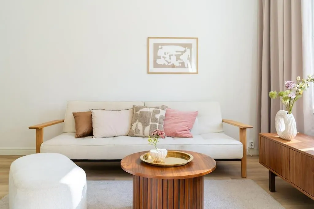 Serene Studio Retreat In Toeoeloe Helsinki