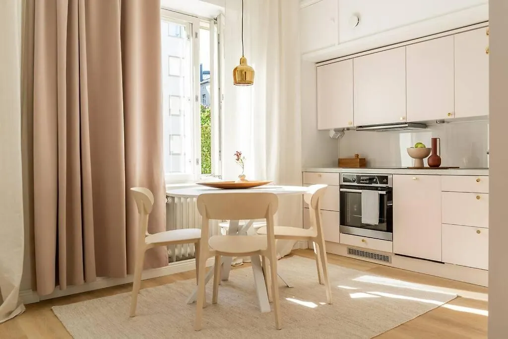 Apartment Serene Studio Retreat In Toeoeloe Helsinki